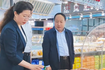 石董慰問(wèn)  鼓舞士氣潤人心；齊心協(xié)力  鼓足干勁創(chuàng  )業(yè)績(jì)